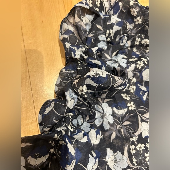 Beautiful H&M floral print top size 2 - Picture 2 of 5